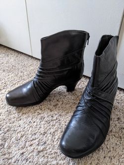 Cobb Hill Women's Leather Boots Black 8.5 Narrow.