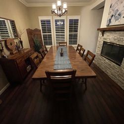 Large wood dinett table & matching buffet hutch