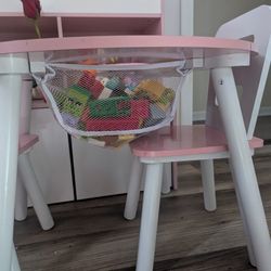 Toddler Table/ 2 Chairs 