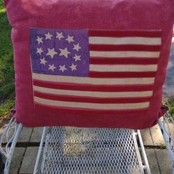RED GIANT 22"  PILLOW WITH FLAG 