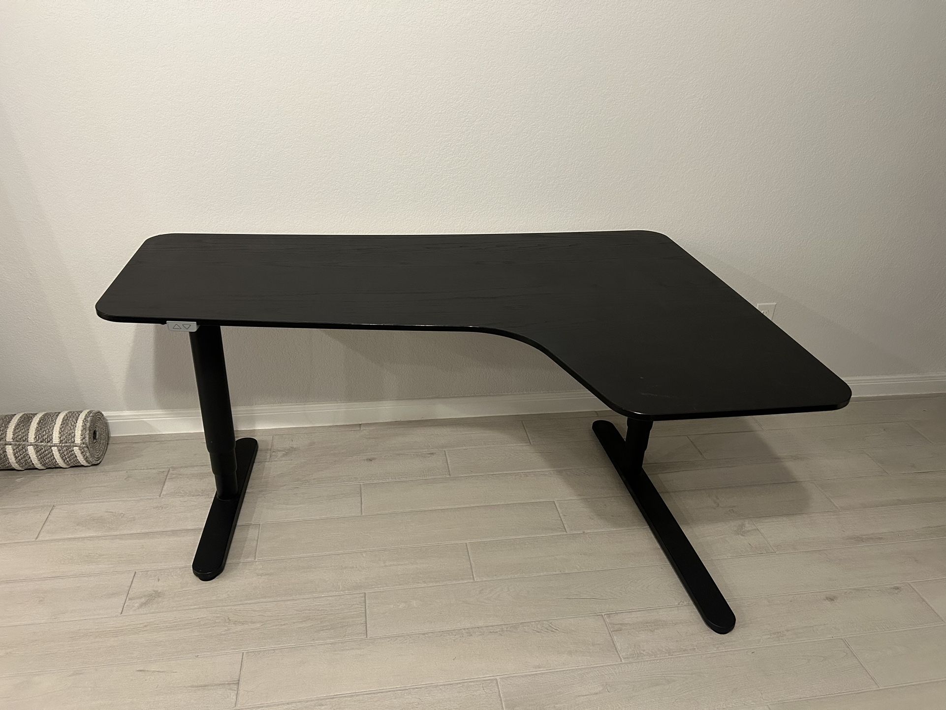 L Shaped adjustable desk