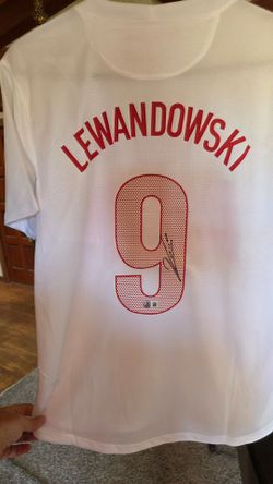 Lewandowski autographed Poland shirt with Beckett Authentication