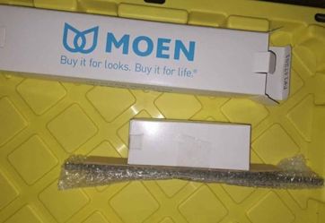 Moen Geta 18in Towel Bar