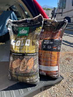 2 grills wood pellets