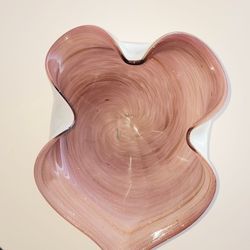 1960s Pinkish Hand-Blown Murano Glass Dish in Swirled Amethyst With Crimped Detailing