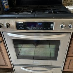 Beautiful 30 Inches Kitchen Aid. Stove Range Gas Model KGSK807SSS00 $299  firm
