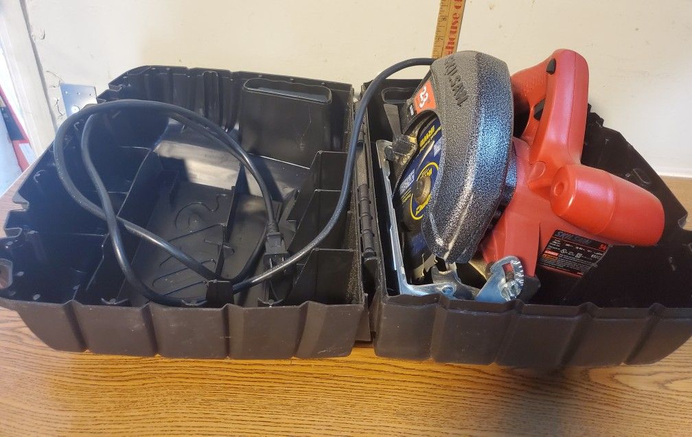 Vintage powerful Skil 5490 Circular Saw Kit with case made in USA.
