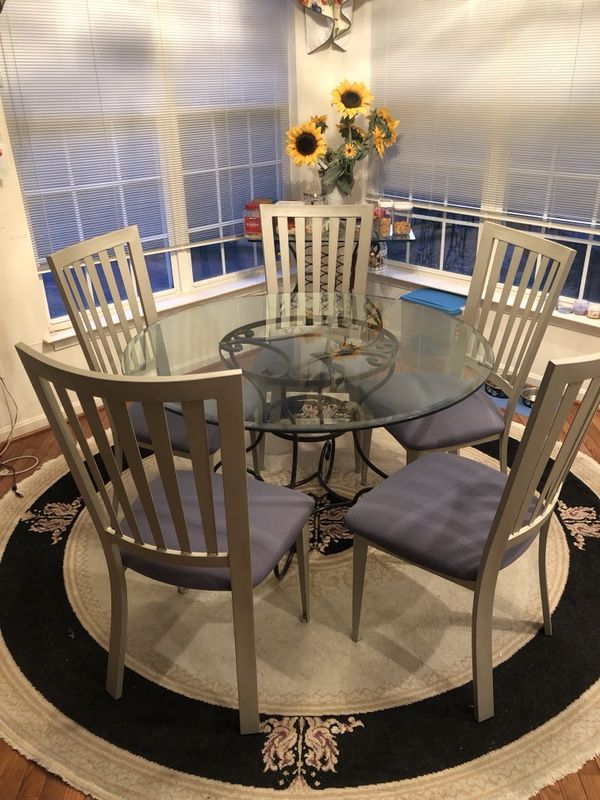 GLASS KITCHEN TABLE SET w/ 5 CHAIRS