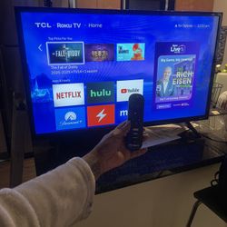 30 Or 32 Inch  Roku Tv With Remote