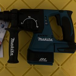 18V LXT Lithium-Ion 1 in. Brushless Cordless SDS-Plus Concrete/Masonry Rotary Hammer Drill (Tool-Onl