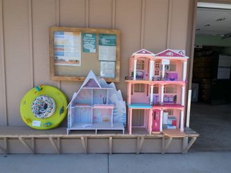 Free Doll House - Pending Pickup