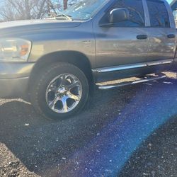 DODGE RAM 1500.  $3,700.