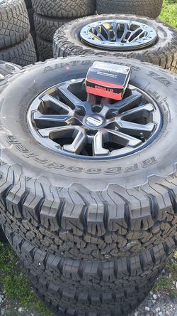 2026 Ford F-150 Black Raptor 17" factory OEM Wheels with BFG All Terrain Tires! 35inch Tires