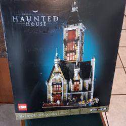 LEGO Haunted House 