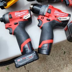 Drill Milwauakee  M12  Nuevos