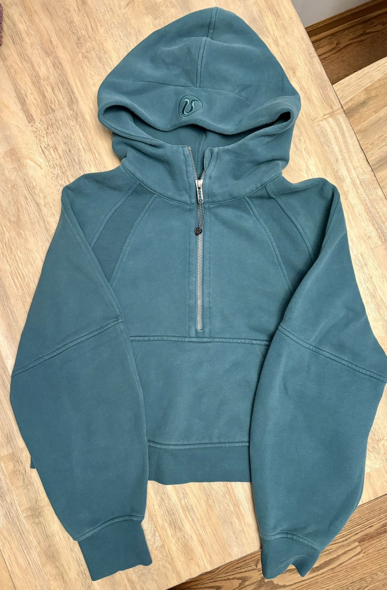 Lululemon 1/2 Zip Crop Scrub XS/S