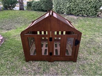 WLO GABLED DOG HOUSE