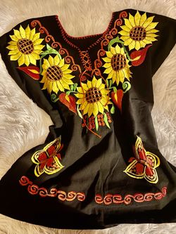 Hermosa blusa bordada