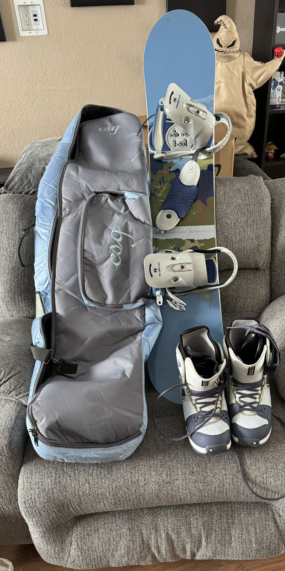Burton feather 47 Snowboard With Boots