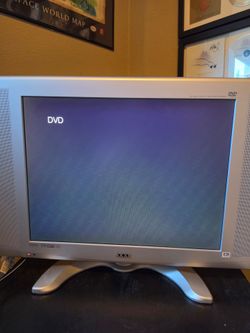 Akai 20-Inch LCD TV with DVD Player