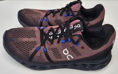 On Men's Cloudsurfer Sneakers
Men's size 9
PRE-LOVED
Super clean inside and out
Pls see all pictures for details