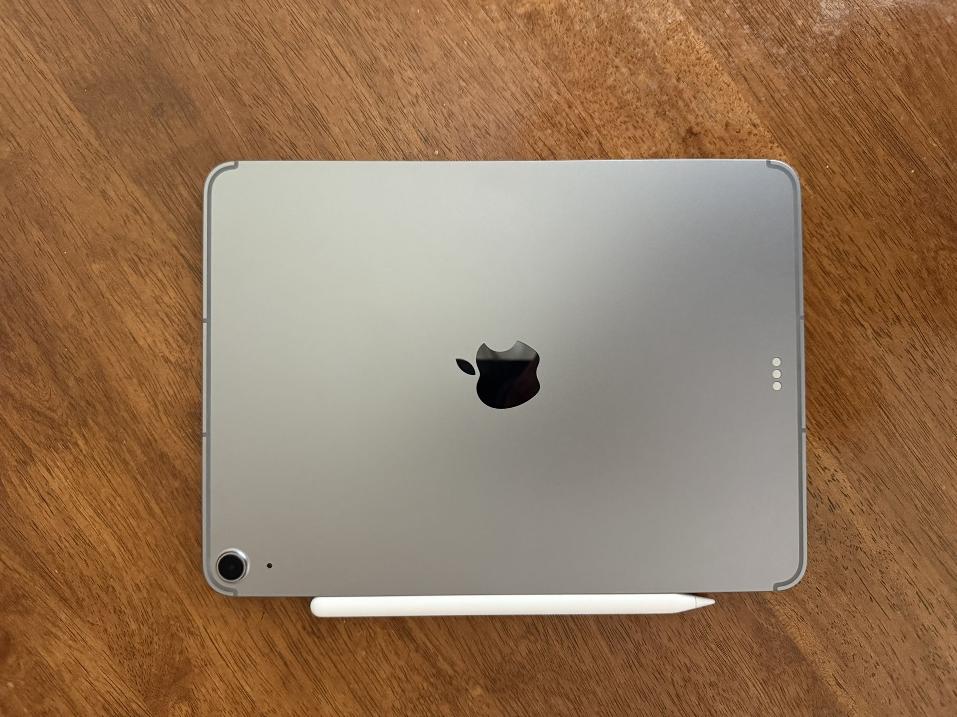 iPad Air 11” (M3, 128GB, WiFi + Cellular, T-Mobile) + Apple Pencil Pro + Case – Excellent Condition