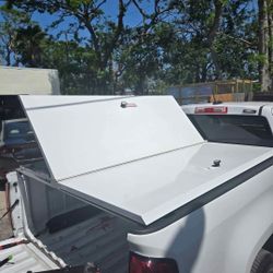BrandFX butterfly truck bed cover