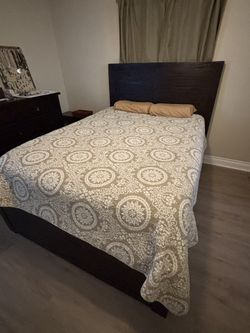 Queen Bedroom Set (3 Piece Set & Mattress)