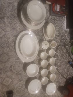 Noritake Ivory China Dinner Set