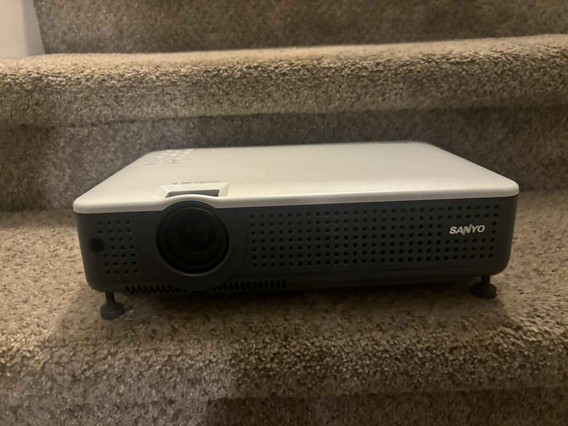Sanyo PLC-XU78 Pro xtraX Multiverse Projector