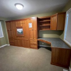 Murphy Bed w/Desk