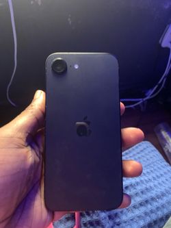 iPhone 16e
