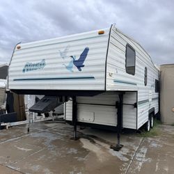 2000 Nash Fifth Wheel – Excellent Condition