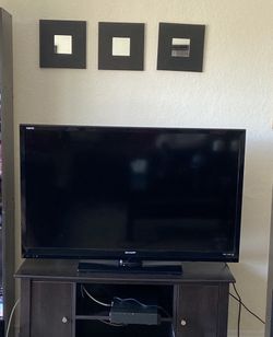 Sharp Aquos 49 in TV