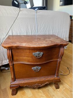 Lexington Furniture Nightstand / Commode – French Provincial Oak