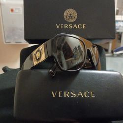 VERSACE Sunglasses With Golden Medusa Emblem 