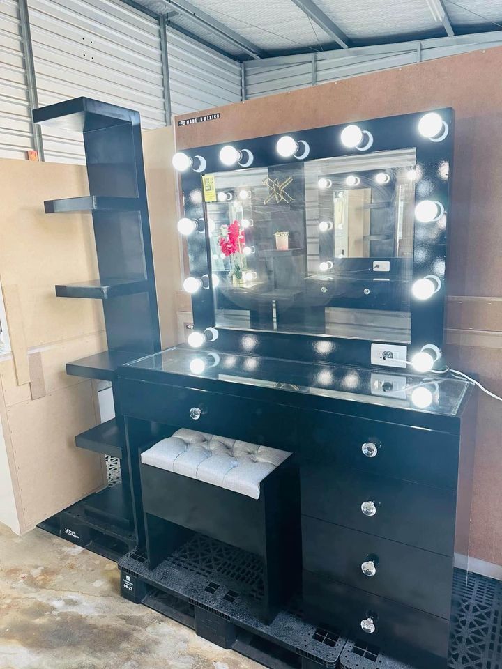 Hollywood Vanities Makeup Mirrors