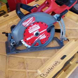Milwaukee
M18 FUEL 18V Lithium-lon
Cordless 7-1/4 in. Rear Handle
Circular Saw (Tool-Only)