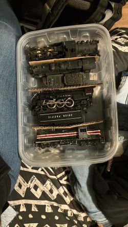 Model Train Locomotives