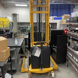 Semi-Electric Straddle Stacker - 137” lift