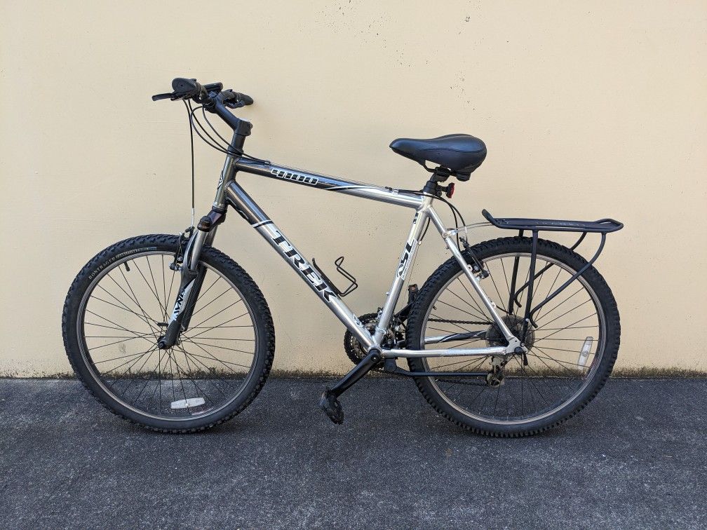 Trek 4100 26" 21-Speed Hybrid Gravel / Mountain / Road Bike + Insync Shocks + Light 21" Frame + Rack/Light + Tuned! (MSRP $450)