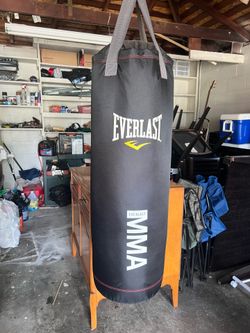 Everlast bag and M33 gloves