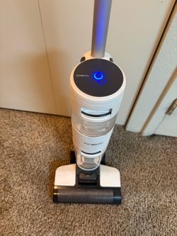 Cordless floor cleaner