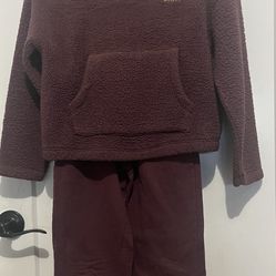 Girls Fleece Hoodie and Sweatpants Outfit 