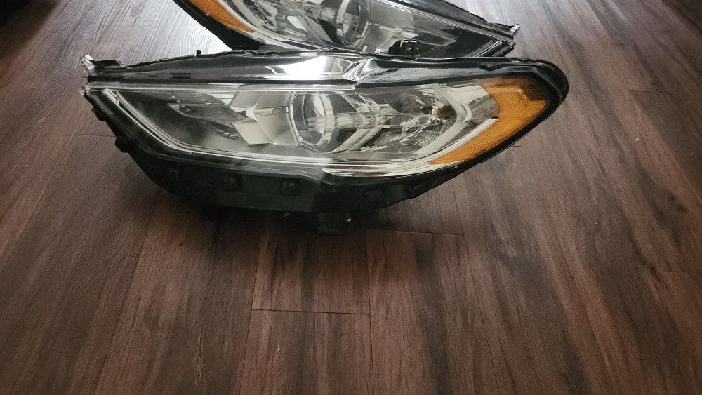 2017-2020 Ford Fusion Headlights Halogen W/LED OEM