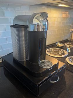 Breville Nespresso Vertuo Coffee Machine w/hot&cold frother and pod tray