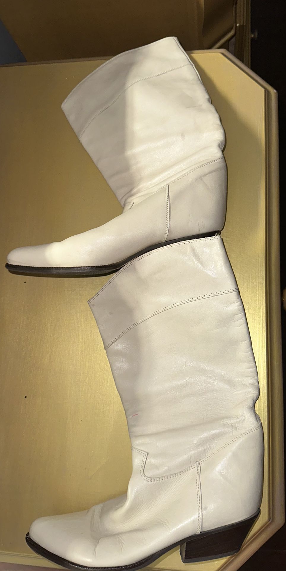 White Leather Vintage Boots 