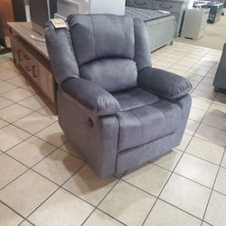 Comfy Power Recliner