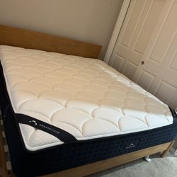 King Mattress And Wood Bedframe 