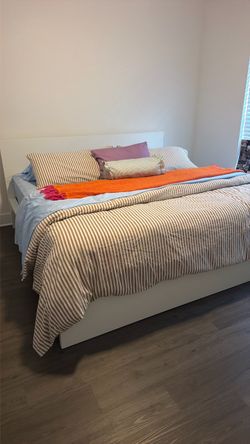 King size bed frame + mattress